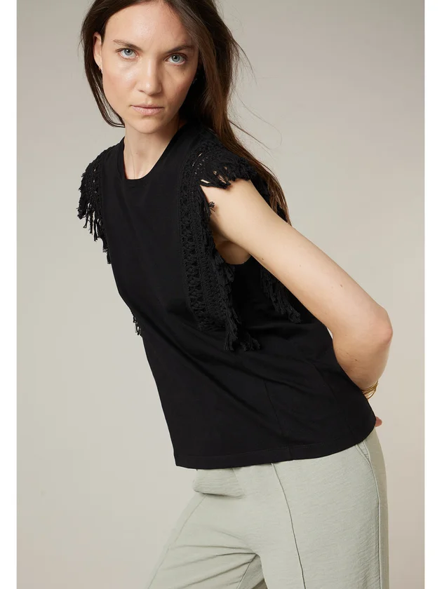 Dayna Ts M+