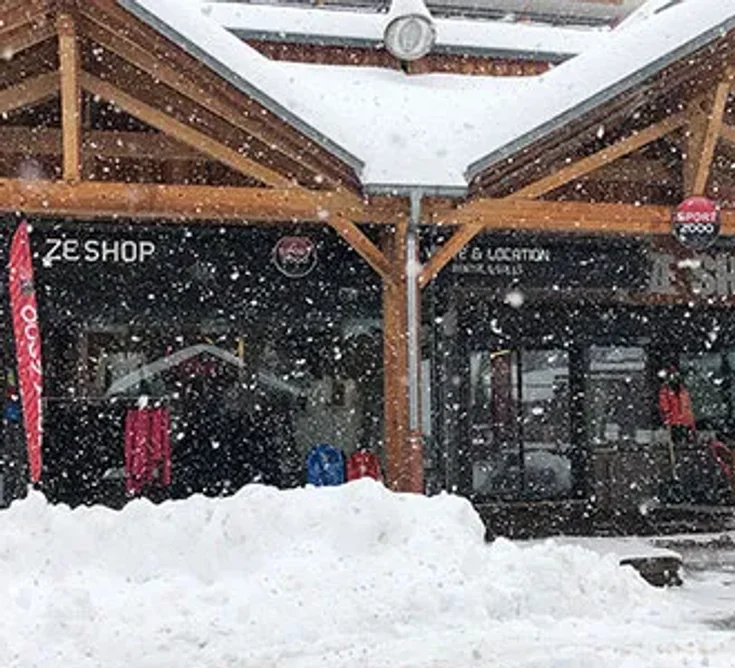 Extérieur du magasin SPORT 2000 ALPE D'HUEZ ZE SHOP 2