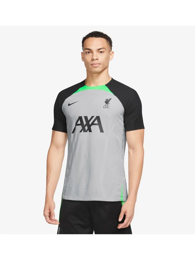 Dri-FIT ADV Strike LT S/S Top