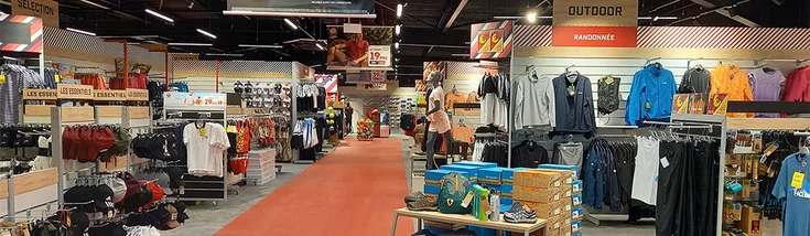 Intérieur du magasin SPORT 2000 GLANDON