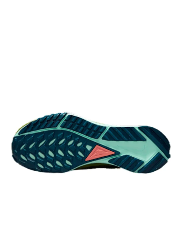 React Pegasus Trail 4