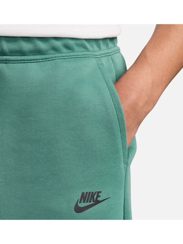 Tech Fleece Short