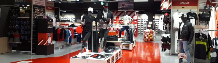 Intérieur du magasin SPORT 2000 FRONTIGNAN