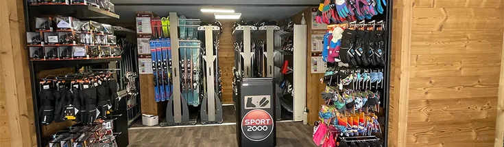 Intérieur du magasin SPORT 2000 OZ EN OISANS BOIT'A&nbsp;SKIS