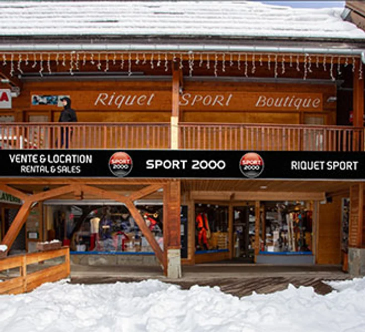 Extérieur du magasin SPORT 2000 SERRE CHEVALIER VILLENEUVE RIQUET SPORT PRELONG