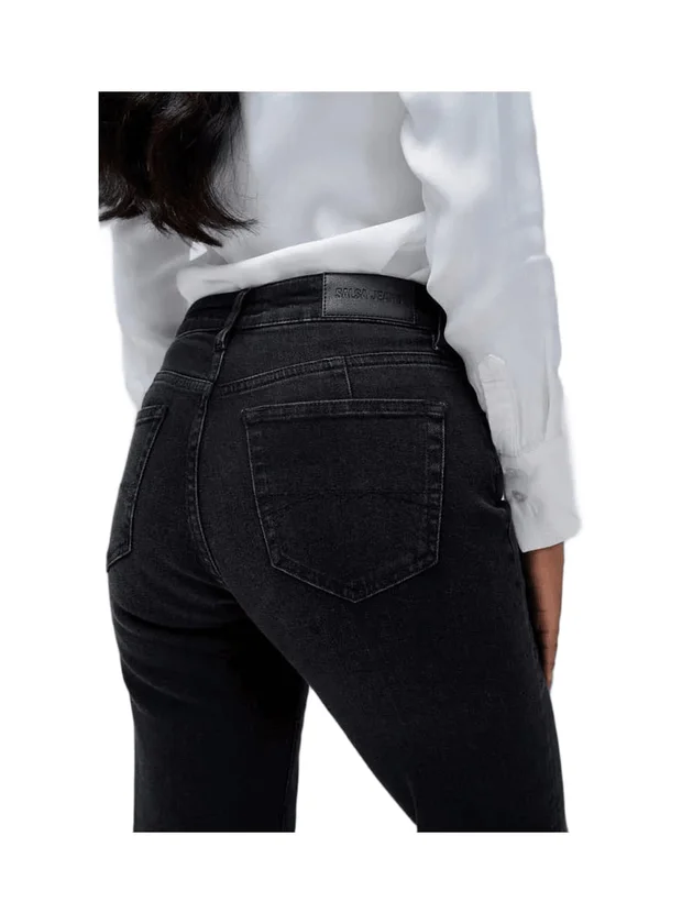 True Straight Black