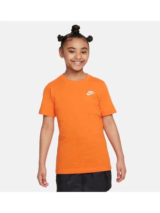 Tee Emb Futura