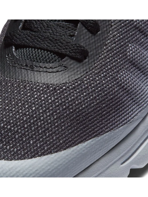 Air Max Invigor