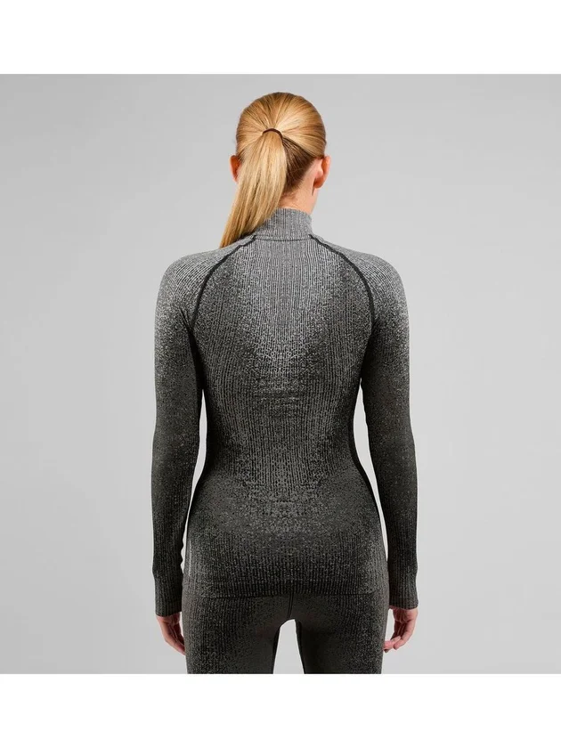 Bl Top Turtle Neck L S Half Zip