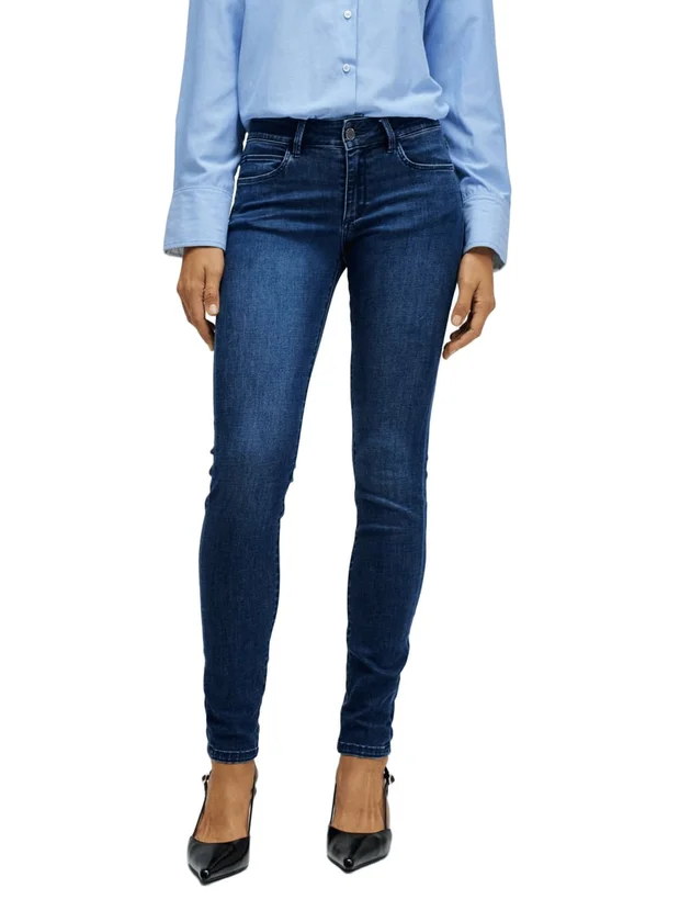 Wonder Skinny Backpocket Detail