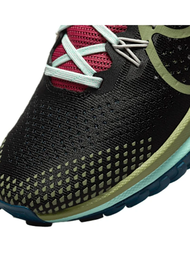 React Pegasus Trail 4