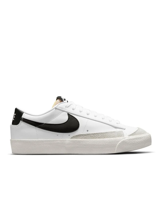 Blazer Low 77