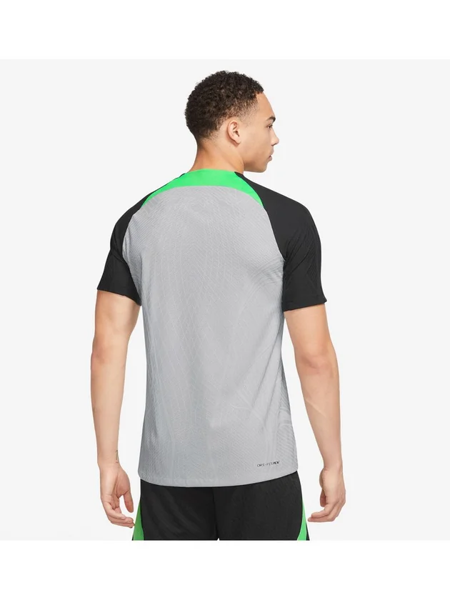 Dri-FIT ADV Strike LT S/S Top