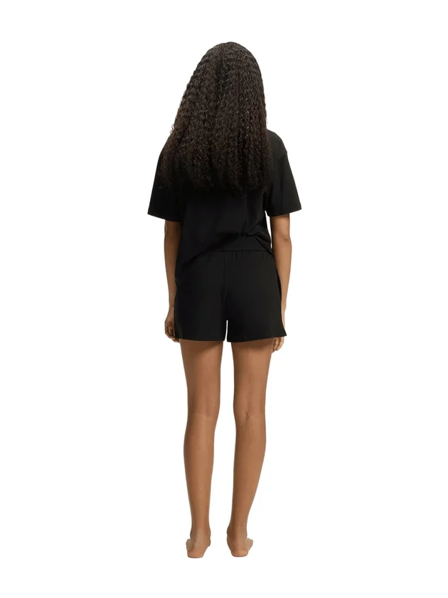 Signature Short