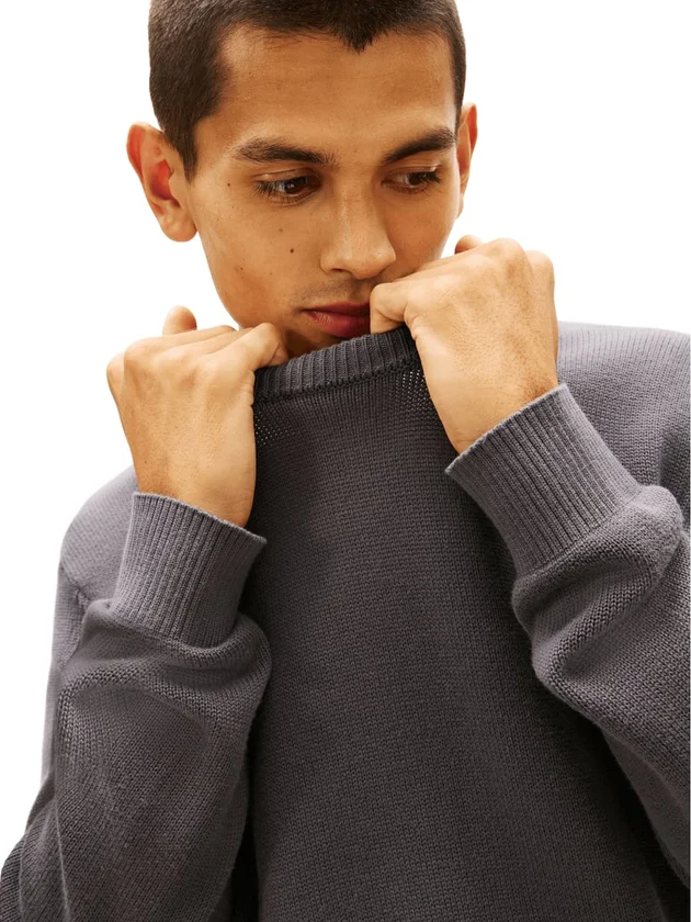 Slim Ess Sweater