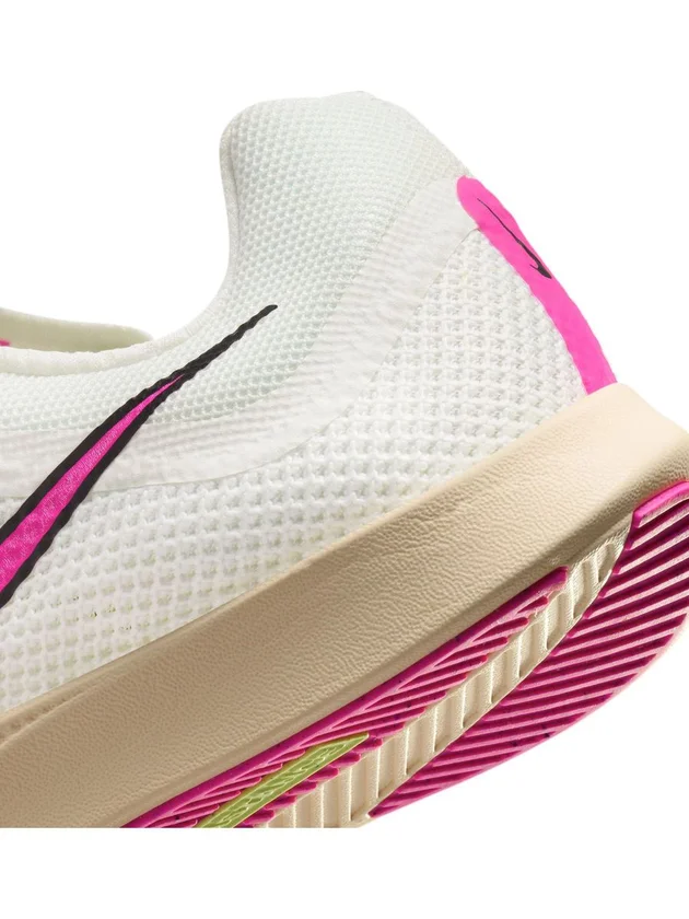 Zoom Rival Distance