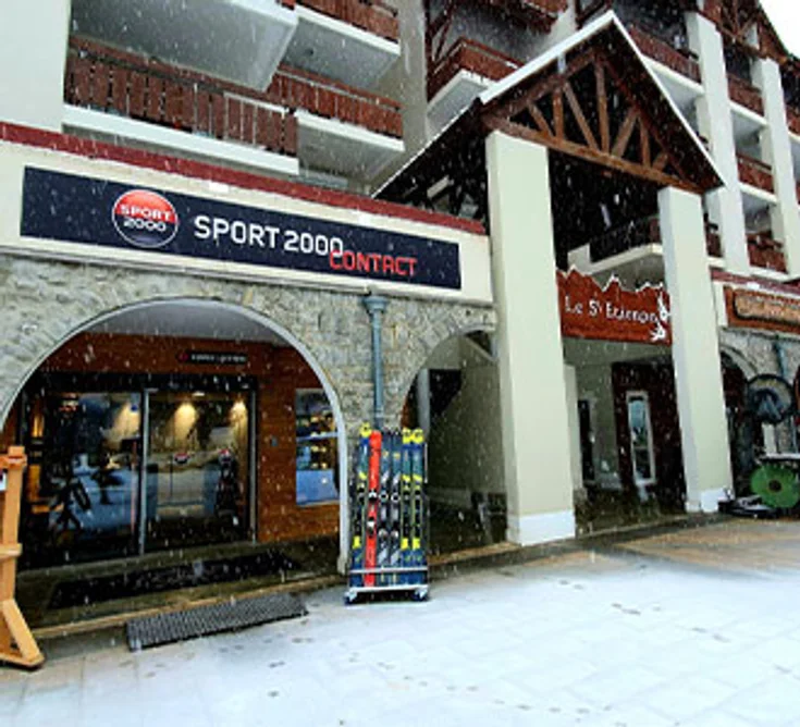 Extérieur du magasin SPORT 2000 AURON FLOW SPORT