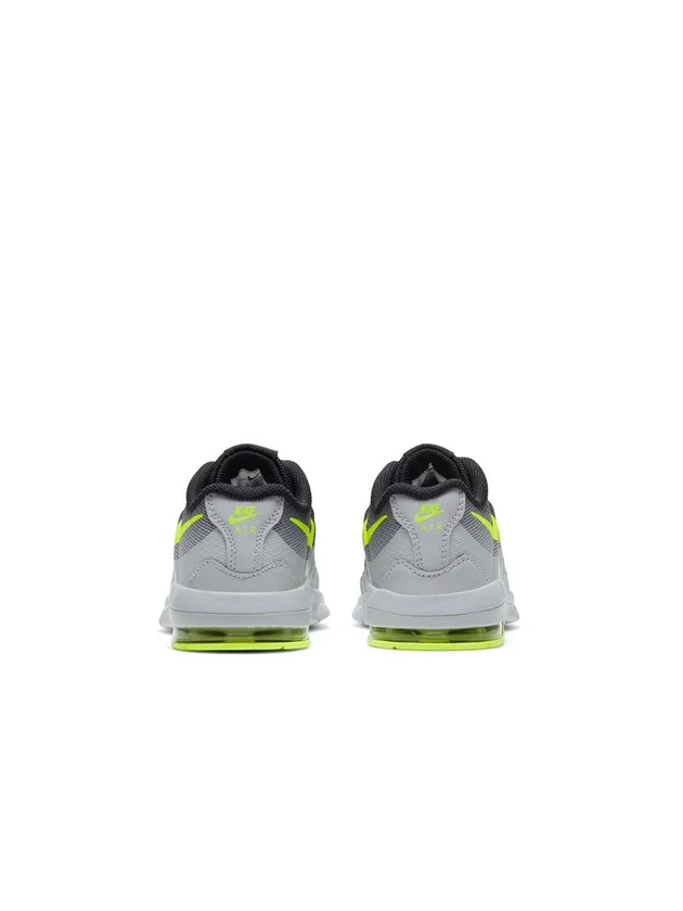 Air Max Invigor