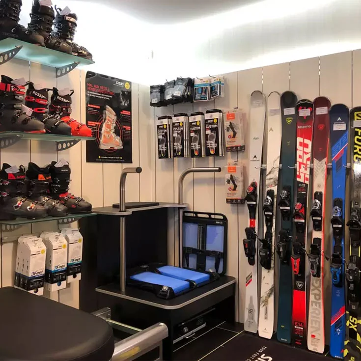 Intérieur du magasin SPORT 2000 LE GRAND BORNAND CHINAILLON SKI SHOP