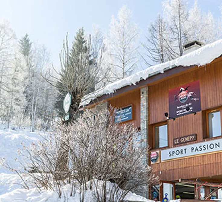 Extérieur du magasin SPORT 2000 LA PLAGNE MONTALBERT SPORT PASSION 73