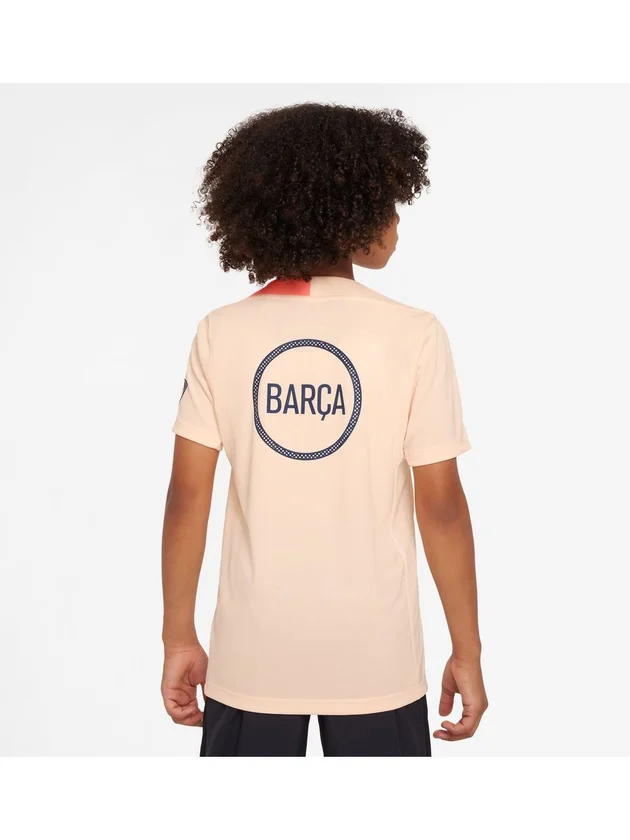 Barcelone Strike Third