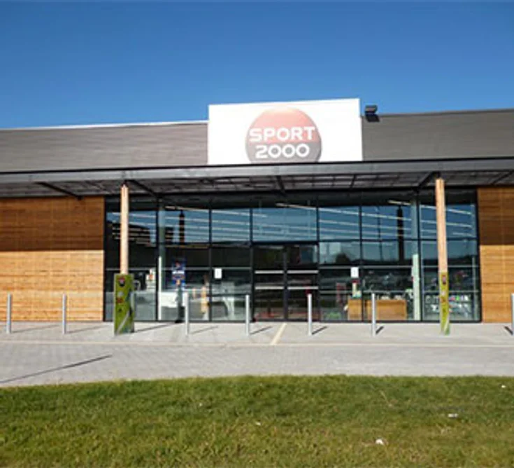 Extérieur du magasin SPORT 2000 PAYS DE MONTFORT - BEDEE