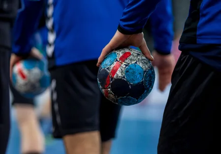 Comment bien s’équiper pour le handball ?