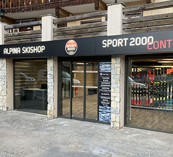 Extérieur du magasin SPORT 2000 CHAMPAGNY EN VANOISE ALPINA SKI SHOP