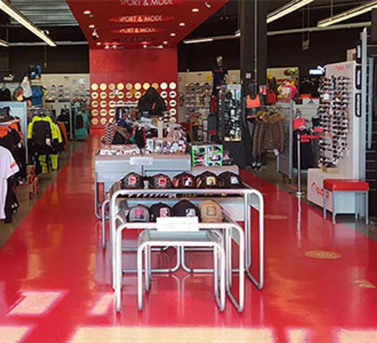 Extérieur du magasin SPORT 2000 LES ARCS